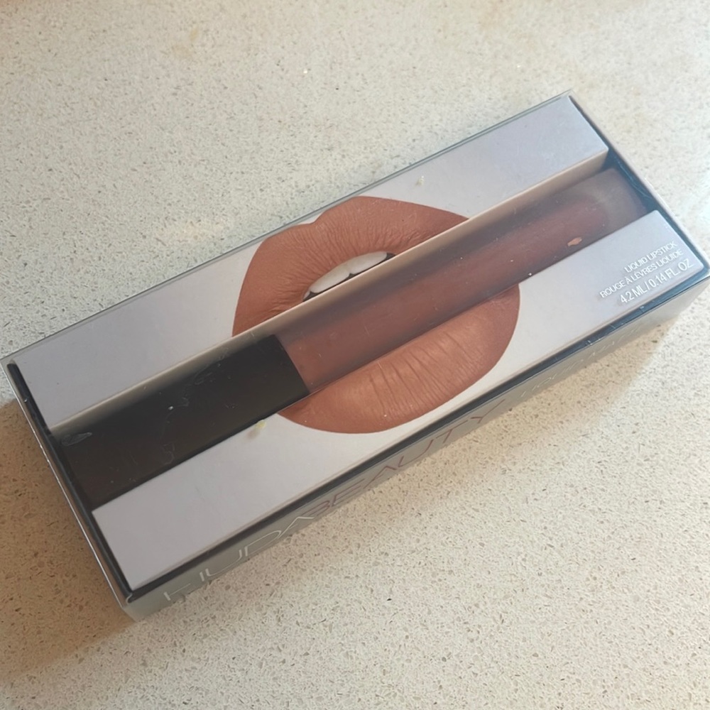 Venus liquid matte huda lipstick